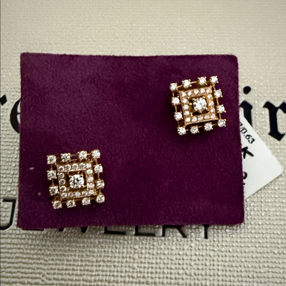 18k Yellow Gold Diamond Stud Earrings